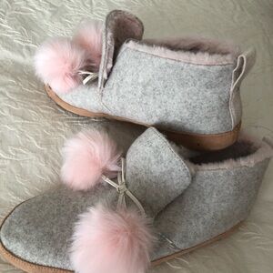 TOMS Women’s PomPom House Slippers